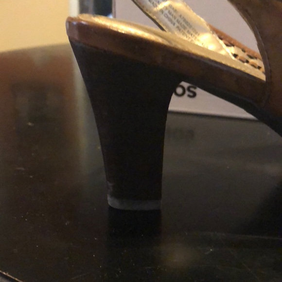 Naturalizer Heels - Picture 5 of 5